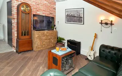 TV i/ili zabavni centar u objektu Apartment Holiday in Podstrana