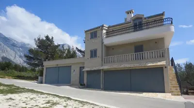 Pogled na planine ili pogled na planine iz apartmana