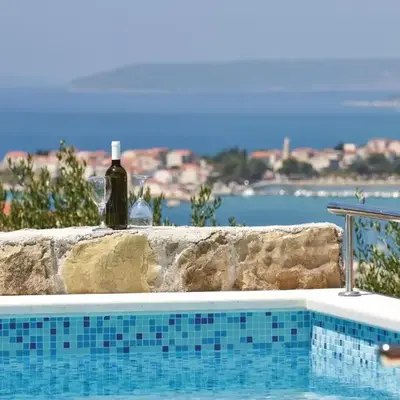 Three-Bedroom Apartment In Podstrana