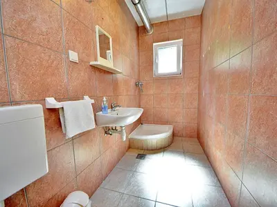 Kupaonica u objektu Holiday Home Tina by Interhome