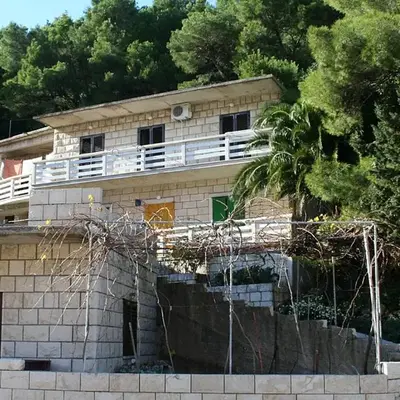 Apartments by the sea Povlja