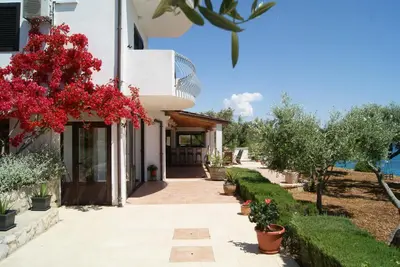 Vrt u objektu Apartments by the sea Zavala, Hvar - 553