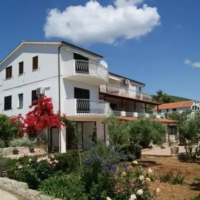 Apartments by the sea Zavala
