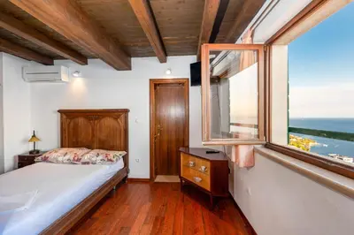 Krevet ili kreveti u jedinici u objektu Apartments with pool Maraska