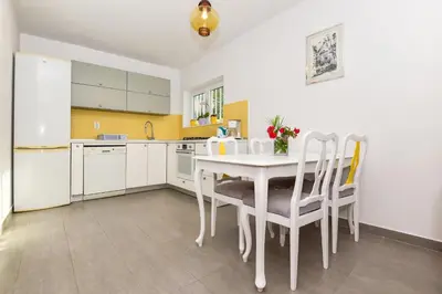 Kuhinja ili čajna kuhinja u objektu Apartments Mare
