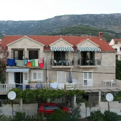 Apartments with parking space Bol