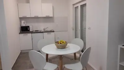 Kuhinja ili čajna kuhinja u objektu Apartment Sano