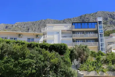 Pogled na planine ili pogled na planine iz apartmana