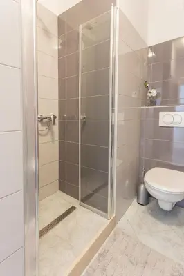 Kupaonica u objektu Apartments Ivanović