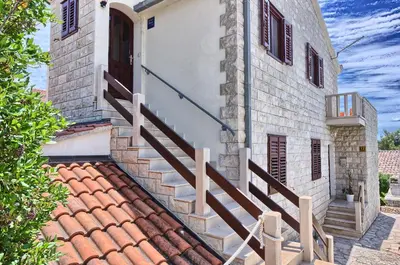 Zgrada u kojoj se nalazi apartman