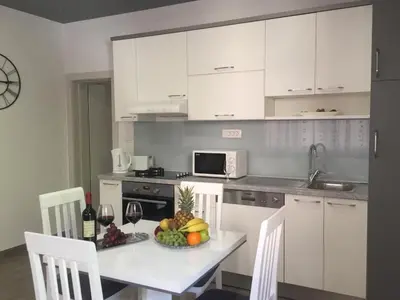 Kuhinja ili čajna kuhinja u objektu Apartman Dujmović