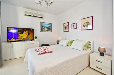 Krevet ili kreveti u jedinici u objektu Apartments Dorijan in Beautiful House