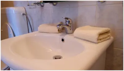 Kupaonica u objektu Apartmani Biočić