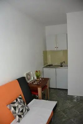 Kuhinja ili čajna kuhinja u objektu Kami
