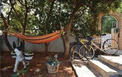 Vrt u objektu One-Bedroom Apartment In Stari Grad