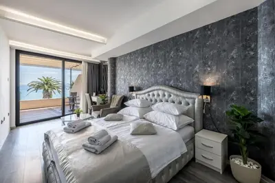 Krevet ili kreveti u jedinici u objektu Sea View Luxury Rooms Seven of Nine