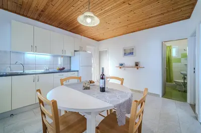 Kuhinja ili čajna kuhinja u objektu Robinson Eda