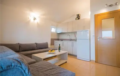 Kuhinja ili čajna kuhinja u objektu One-Bedroom Apartment In Stari Grad