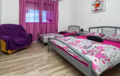 Krevet ili kreveti u jedinici u objektu Family-friendly apartments with swimming pool Krilo Jesenice, Omis - 13898