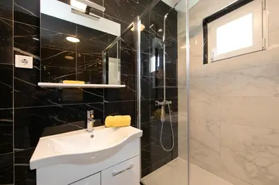 Kupaonica u objektu Apartmani Marija Jakir