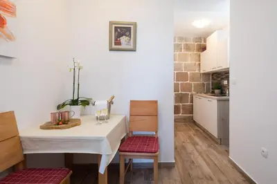 Kuhinja ili čajna kuhinja u objektu The Beach Suites