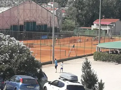 Tereni za tenis i/ili skvoš u sklopu objekta Rooms Ana ili u blizini