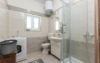 Kupaonica u objektu Stunning Apartment In Split With Wifi