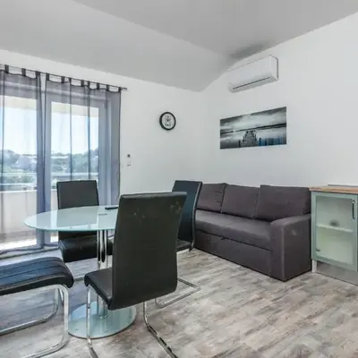 Stunning Apartment In Split With Wifi