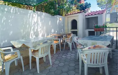 Tlocrt objekta Two-Bedroom Apartment In Lokva Rogoznica