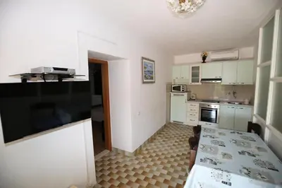 Kuhinja ili čajna kuhinja u objektu Apartments by the sea Bol, Brac - 13413