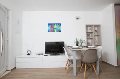 TV i/ili zabavni centar u objektu Apartman Roza
