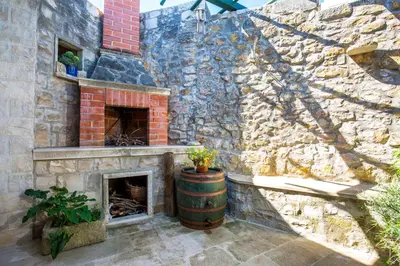 Tlocrt objekta Visilo Heritage Stone House - A 300-year-old Legacy in the Heart of Pučišća