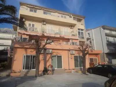 Tlocrt objekta Apartments and rooms with parking space Makarska - 13979