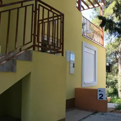 Apartments by the sea Vrboska (Hvar) - 13904