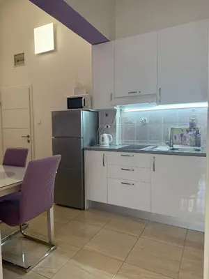 Kuhinja ili čajna kuhinja u objektu Apartment Sea Life with balcony and sea view