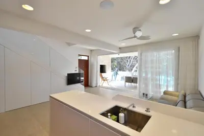 TV i/ili zabavni centar u objektu Chiponsky One - 5 stars beachfront property