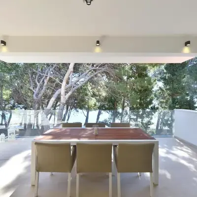 Chiponsky One - 5 stars beachfront property