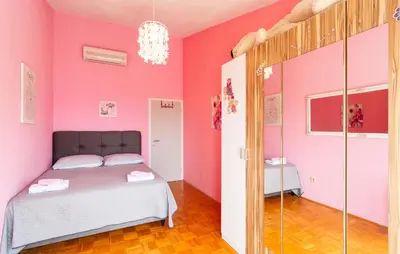 Krevet ili kreveti u jedinici u objektu Six-Bedroom Holiday Home In Podstrana