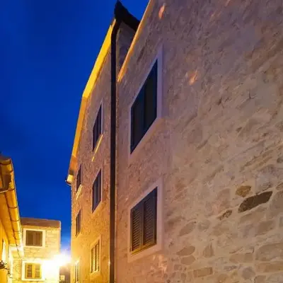 Seaside family friendly house with a swimming pool Bol