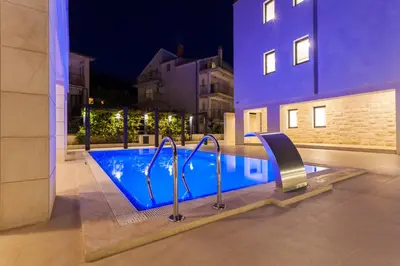 Bazen u objektu Villa Unique 9 ili u blizini