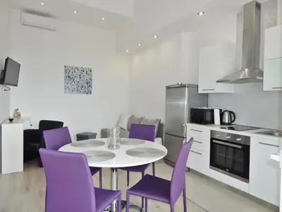 Kuhinja ili čajna kuhinja u objektu Lavander Apartments Omiš