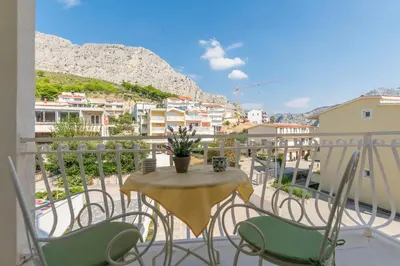 Pogled na planine ili pogled na planine iz apartmana