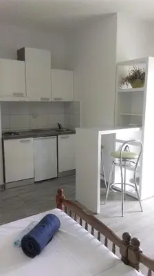 Kuhinja ili čajna kuhinja u objektu Comfortable Studio in Sumartin with Sea View - 22 m²