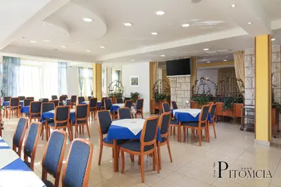 Restoran ili neka druga zalogajnica u objektu Villa Pitomcia