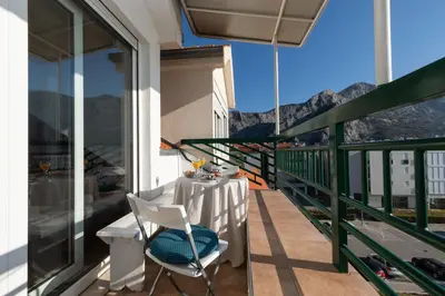 Pogled na planine ili pogled na planine iz apartmana