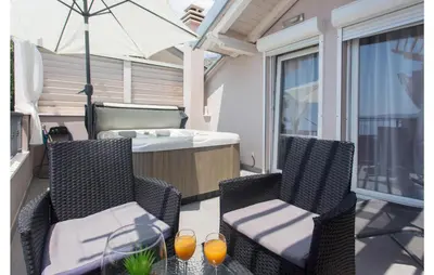 Balkon ili terasa u objektu Three-Bedroom Holiday Home In Suhi Potok