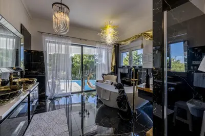 Kuhinja ili čajna kuhinja u objektu Villa Berfami Excelsior - Jacuzzi & Pool
