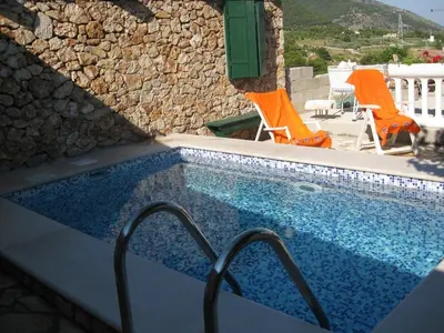 Bazen u objektu Robinson Style House Bol (3414) ili u blizini