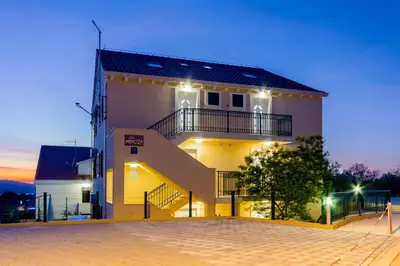 Zgrada u kojoj se nalazi apartman