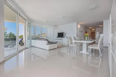 Kuhinja ili čajna kuhinja u objektu AP 4+2 in one of the most luxury building in Omis